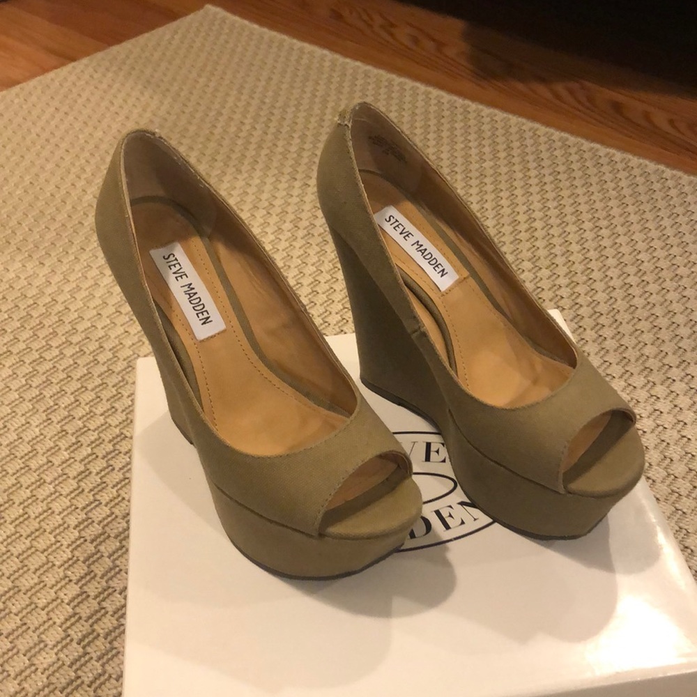 STEVE MADDEN Khaki Color denim platforms